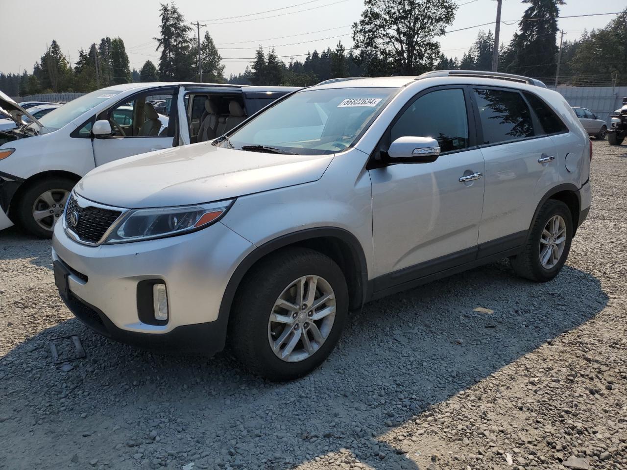 KIA SORENTO LX 2015