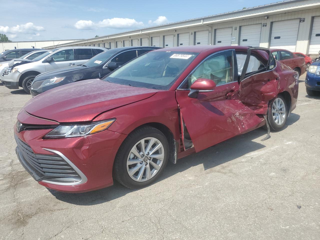 TOYOTA CAMRY LE 2022
