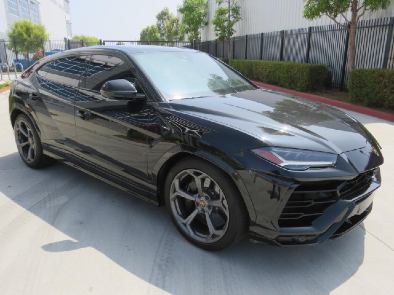 LAMBORGHINI Urus 2020