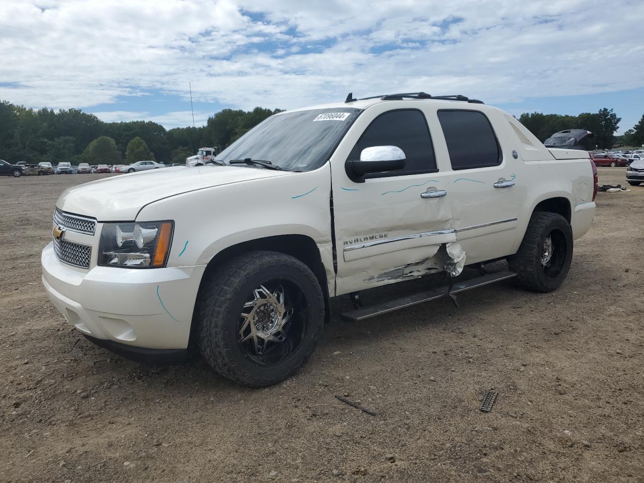 CHEVROLET Avalanche 2013