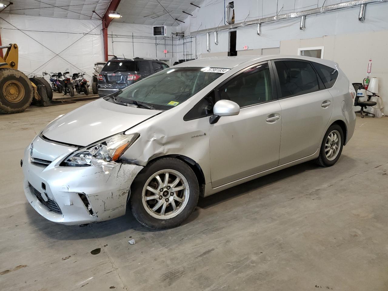 TOYOTA Prius V 2014