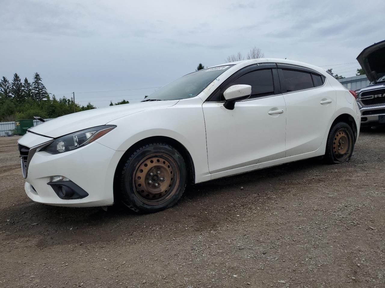 MAZDA 3 2015