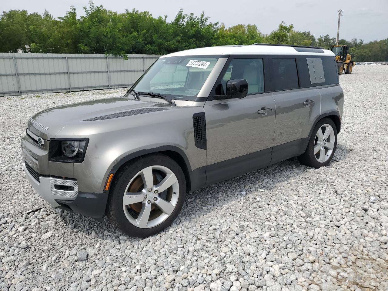 LAND ROVER Defender 1 2024