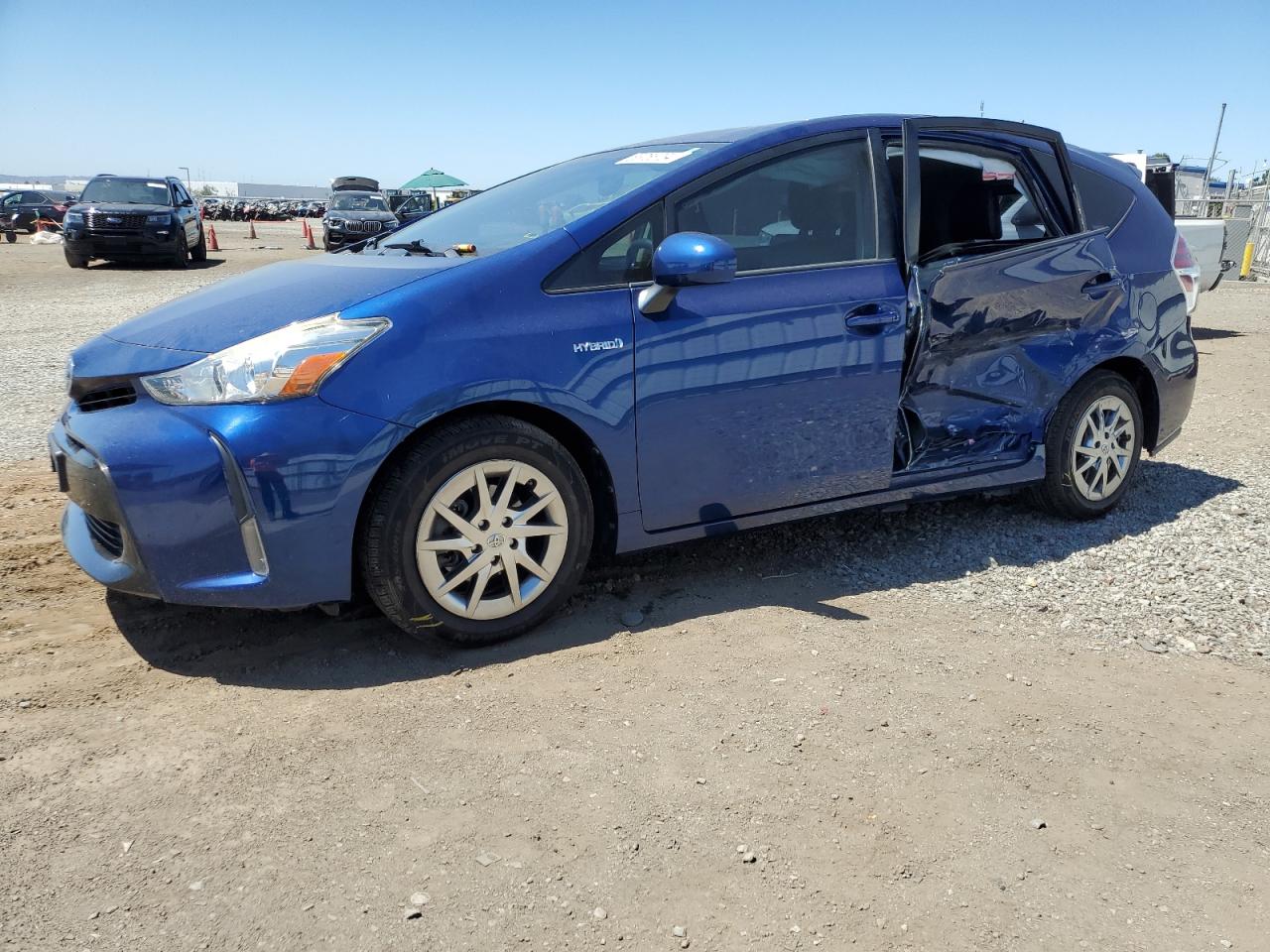 TOYOTA PRIUS V 2015