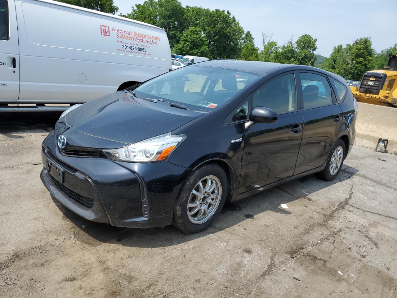 TOYOTA PRIUS V 2017
