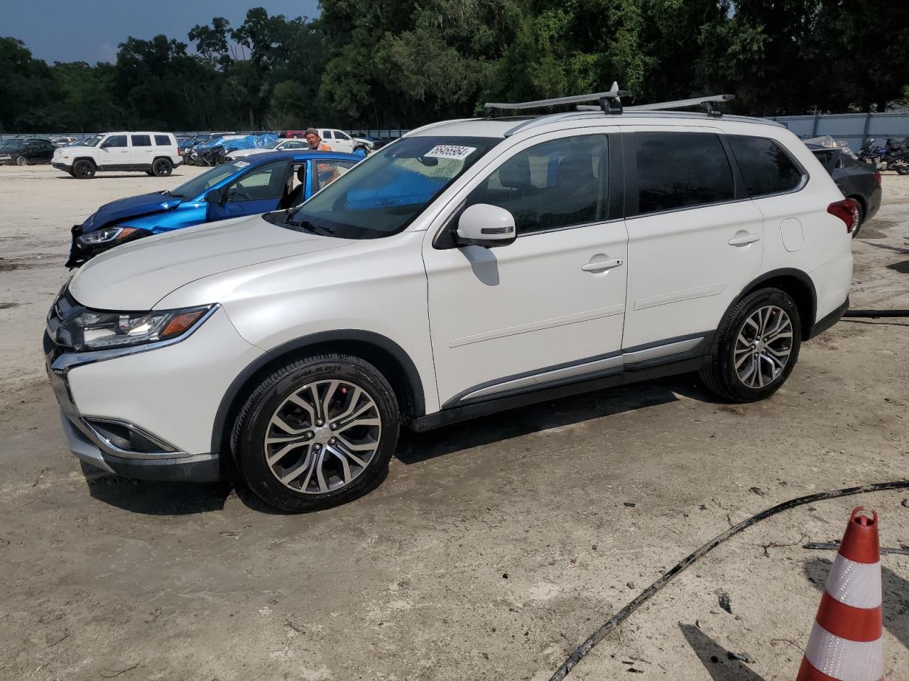 MITSUBISHI OUTLANDER 2017