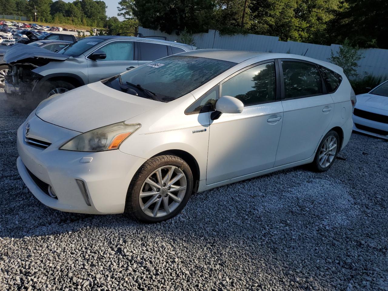 TOYOTA PRIUS V 2013