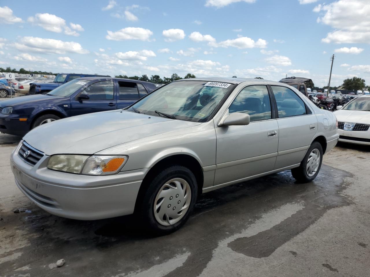 TOYOTA CAMRY CE 2001