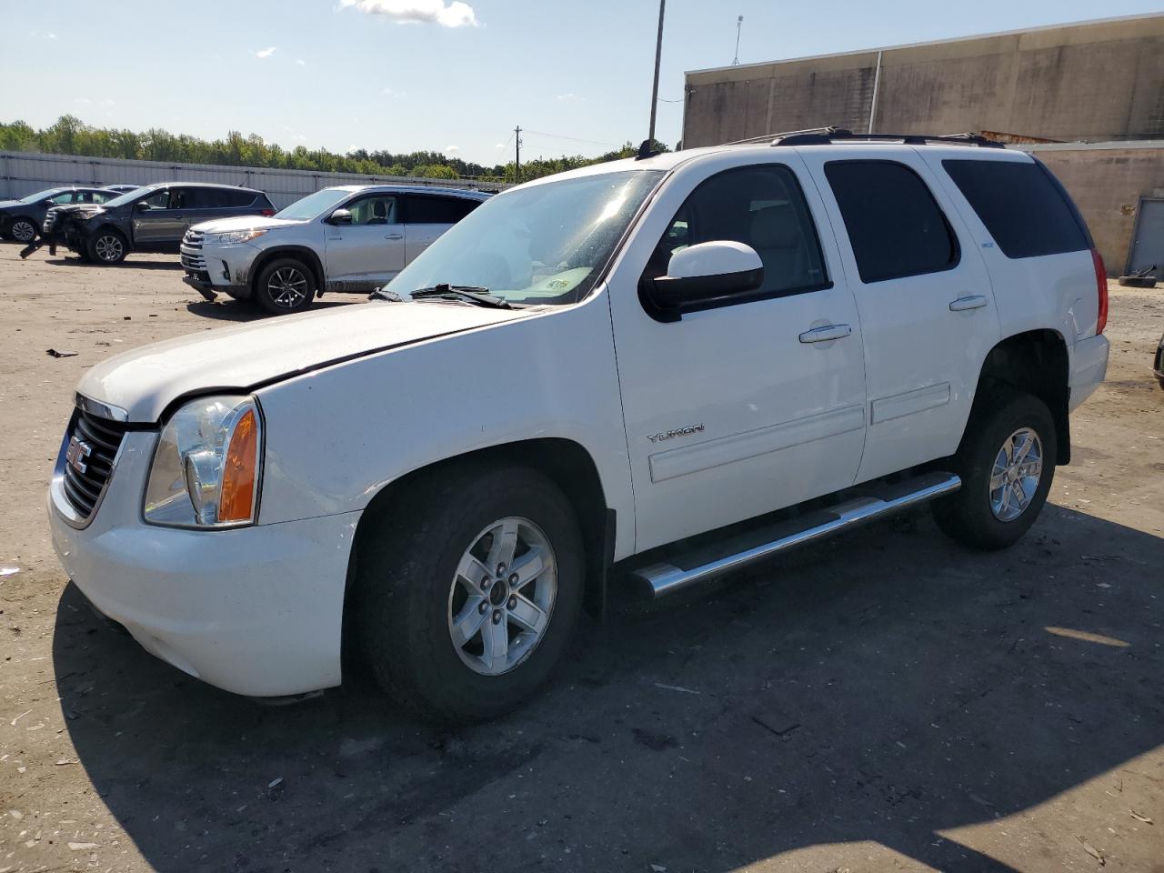 GMC YUKON SLT 2013