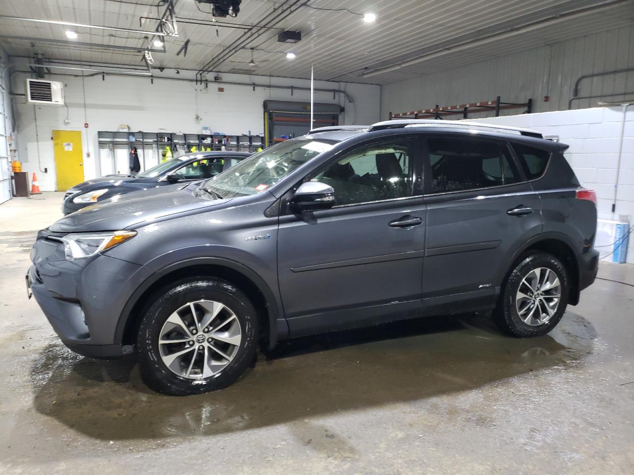 TOYOTA RAV4 HV LE 2017