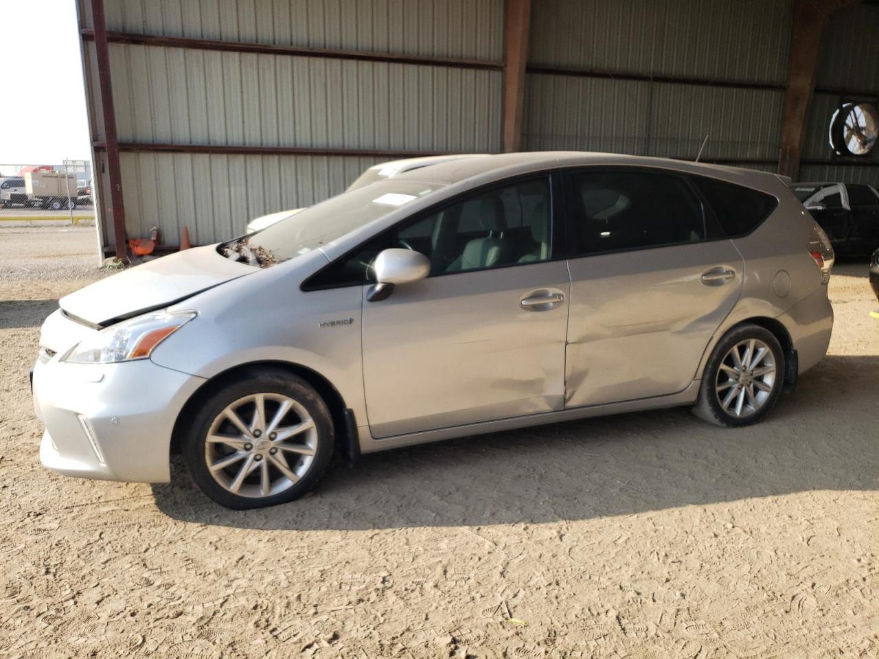 TOYOTA PRIUS V 2013