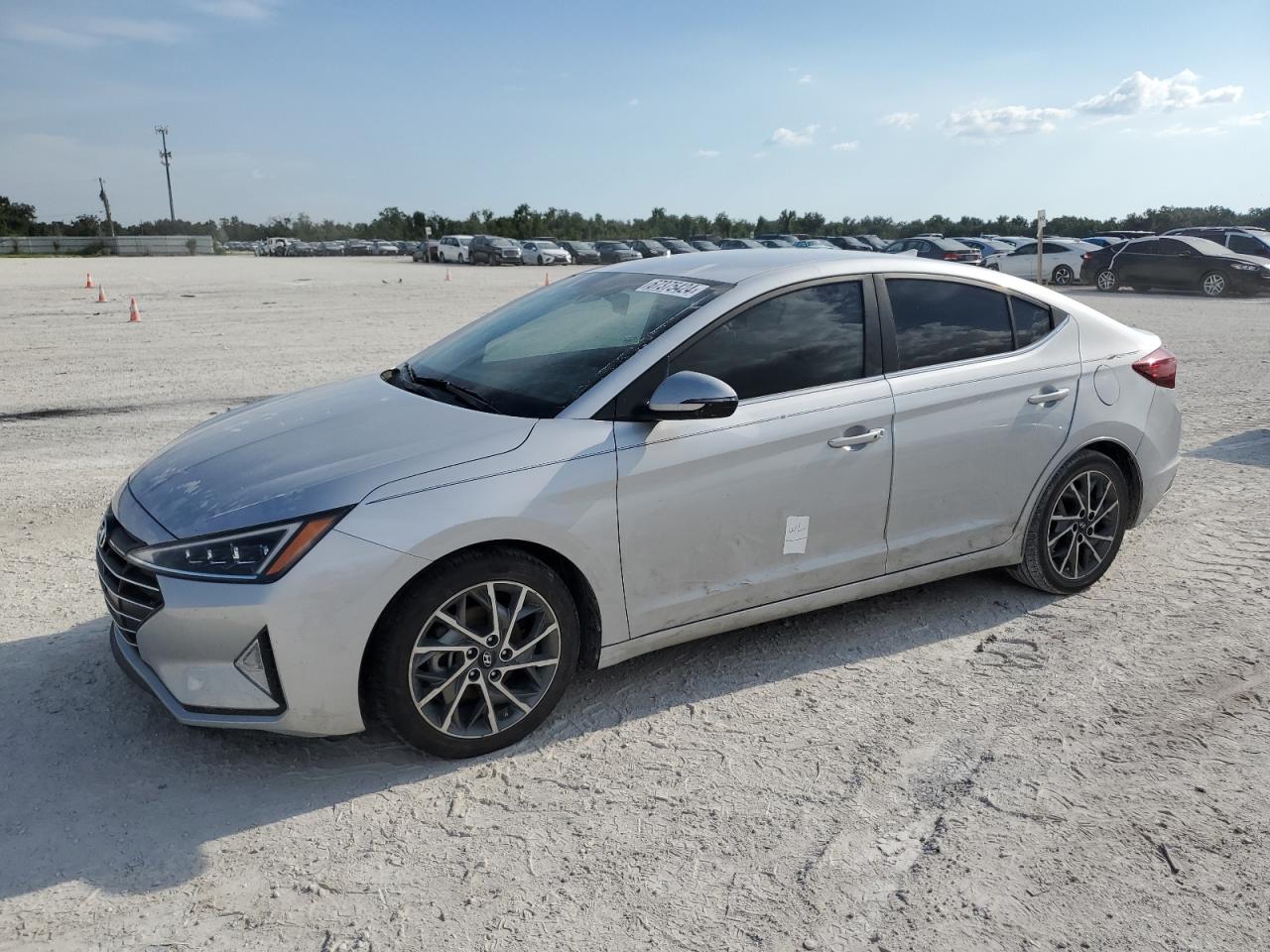 HYUNDAI ELANTRA SE 2019