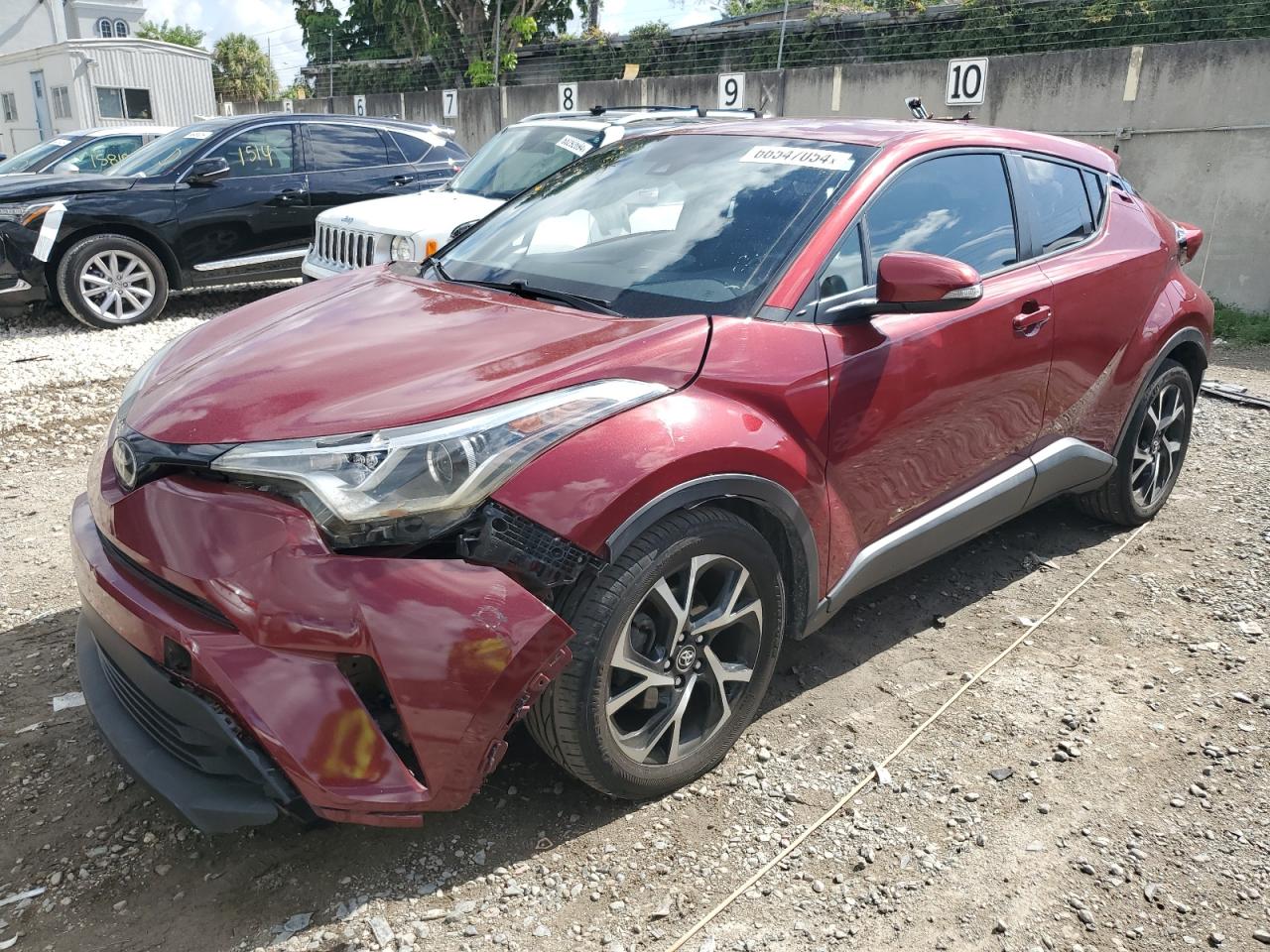 TOYOTA C-HR XLE 2018
