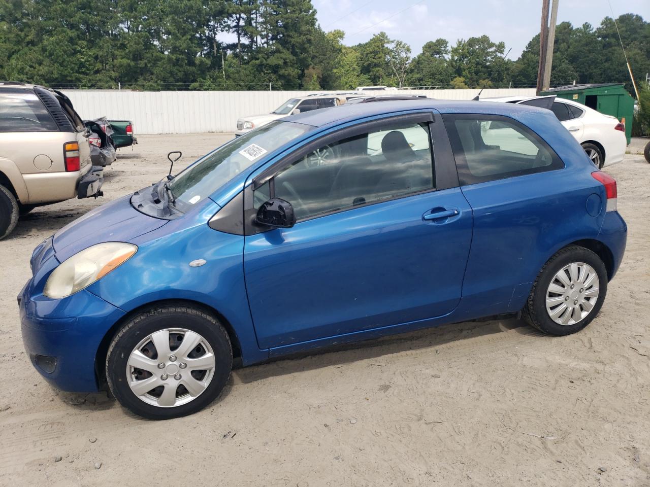 TOYOTA Yaris 2011