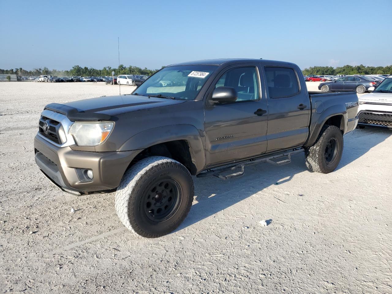 TOYOTA TACOMA DOU 2015
