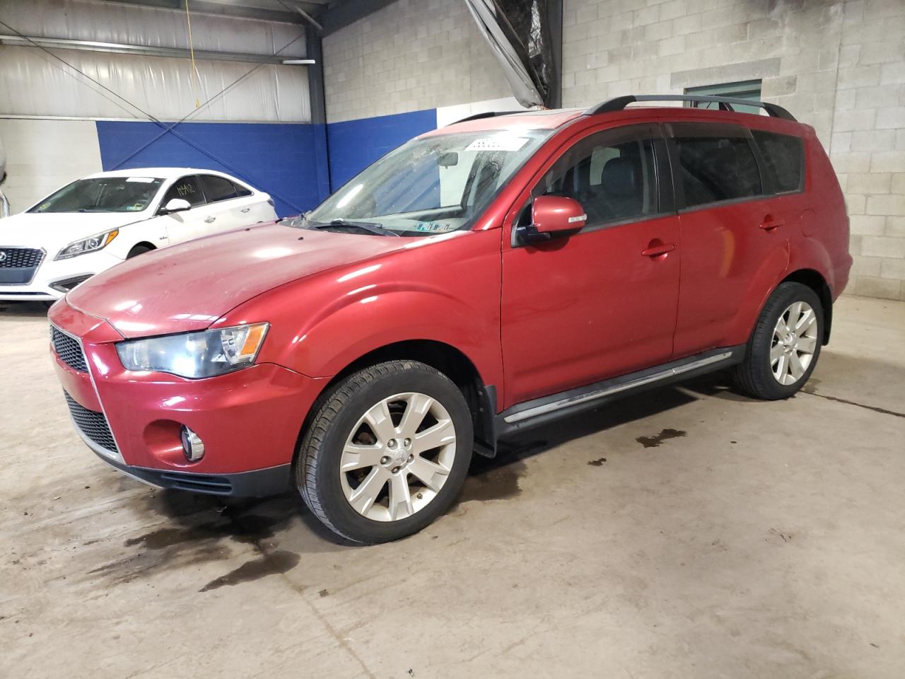 MITSUBISHI OUTLANDER 2012