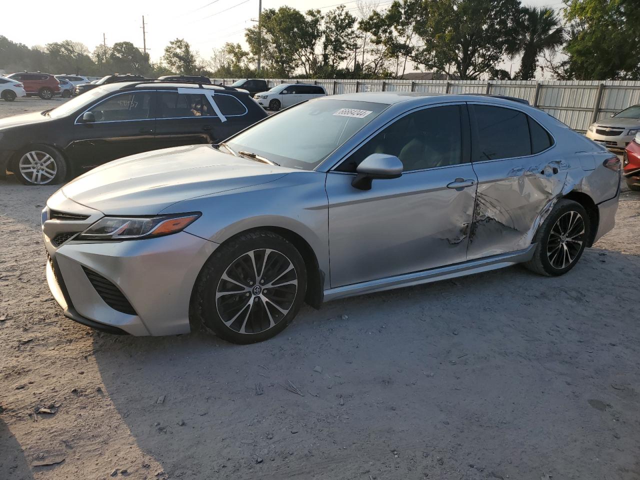 TOYOTA CAMRY 2018