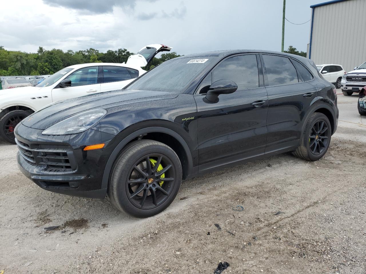 PORSCHE CAYENNE SE 2019