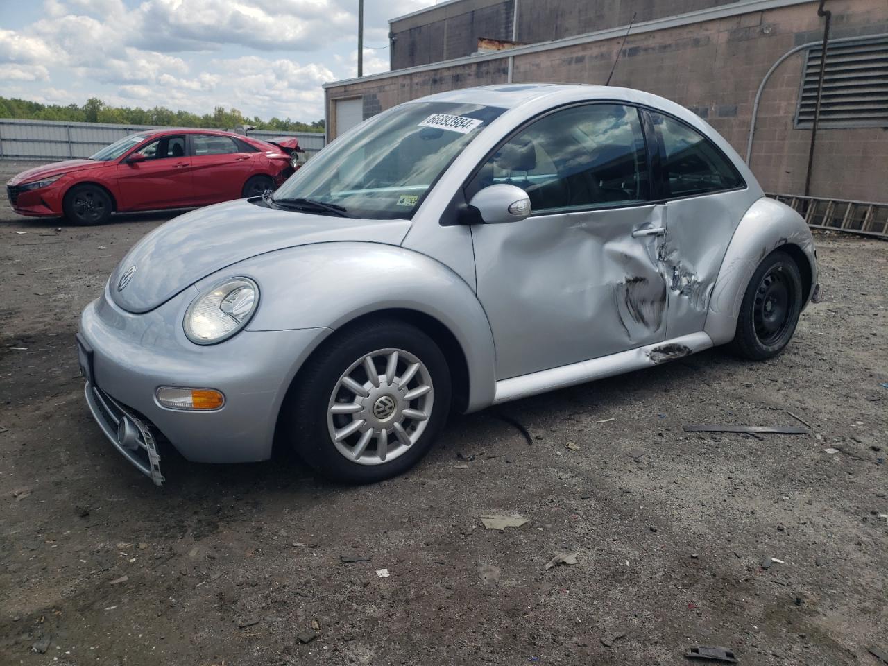 VOLKSWAGEN NEW BEETLE 2004