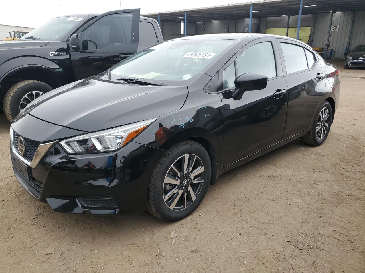 NISSAN VERSA SV 2022