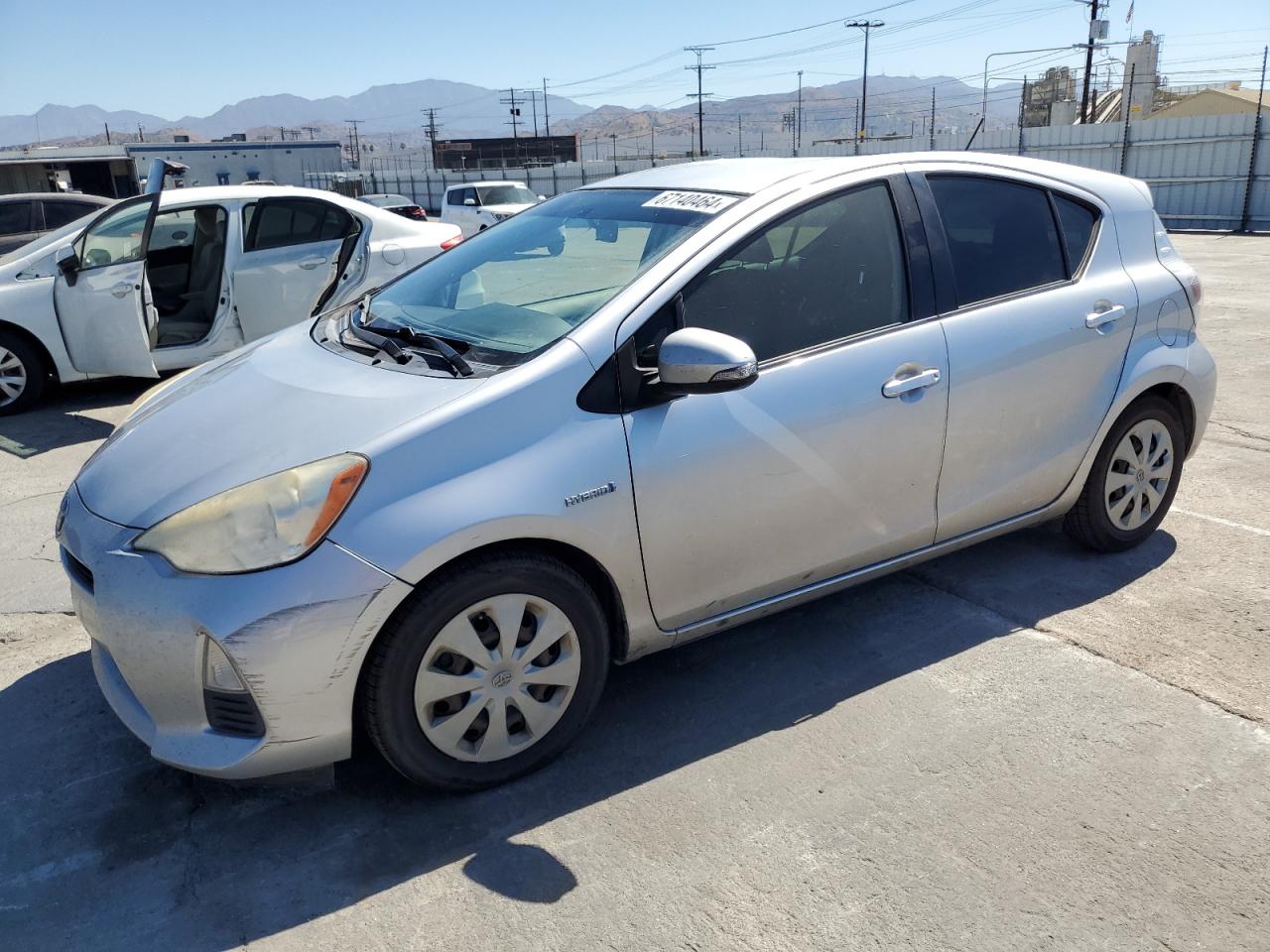 TOYOTA PRIUS C 2012