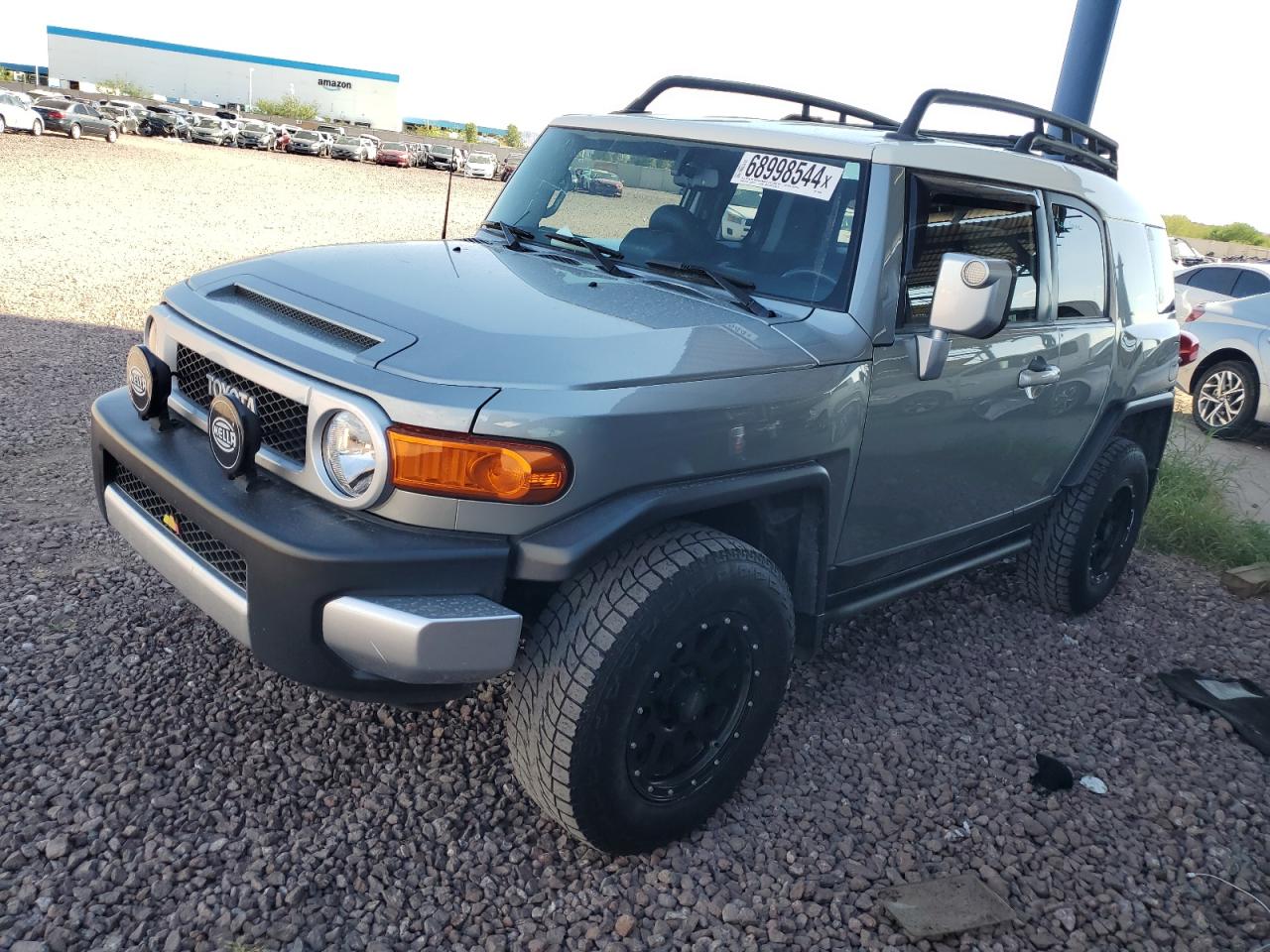 TOYOTA FJ CRUISER 2011