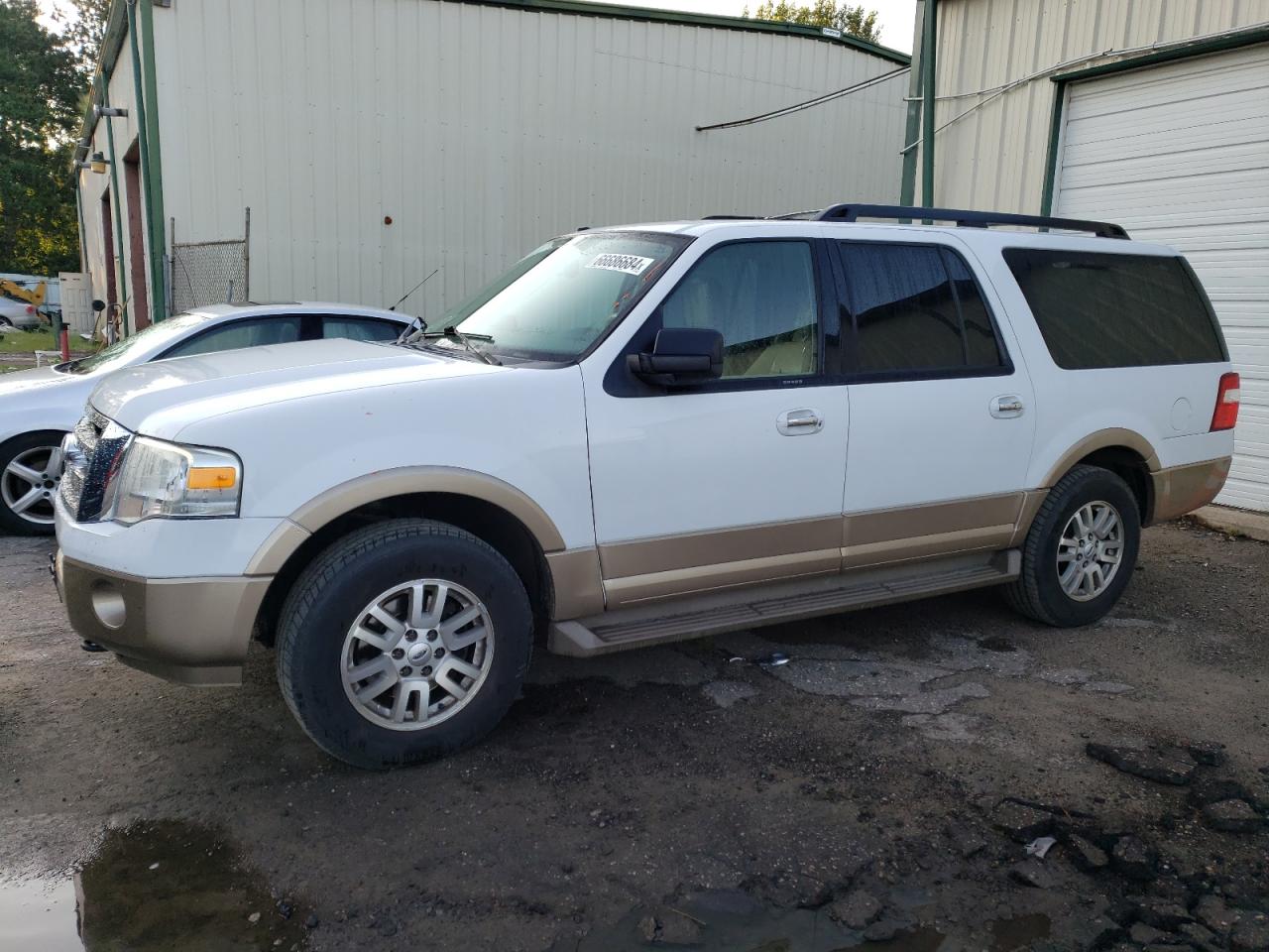 FORD EXPEDITION 2011