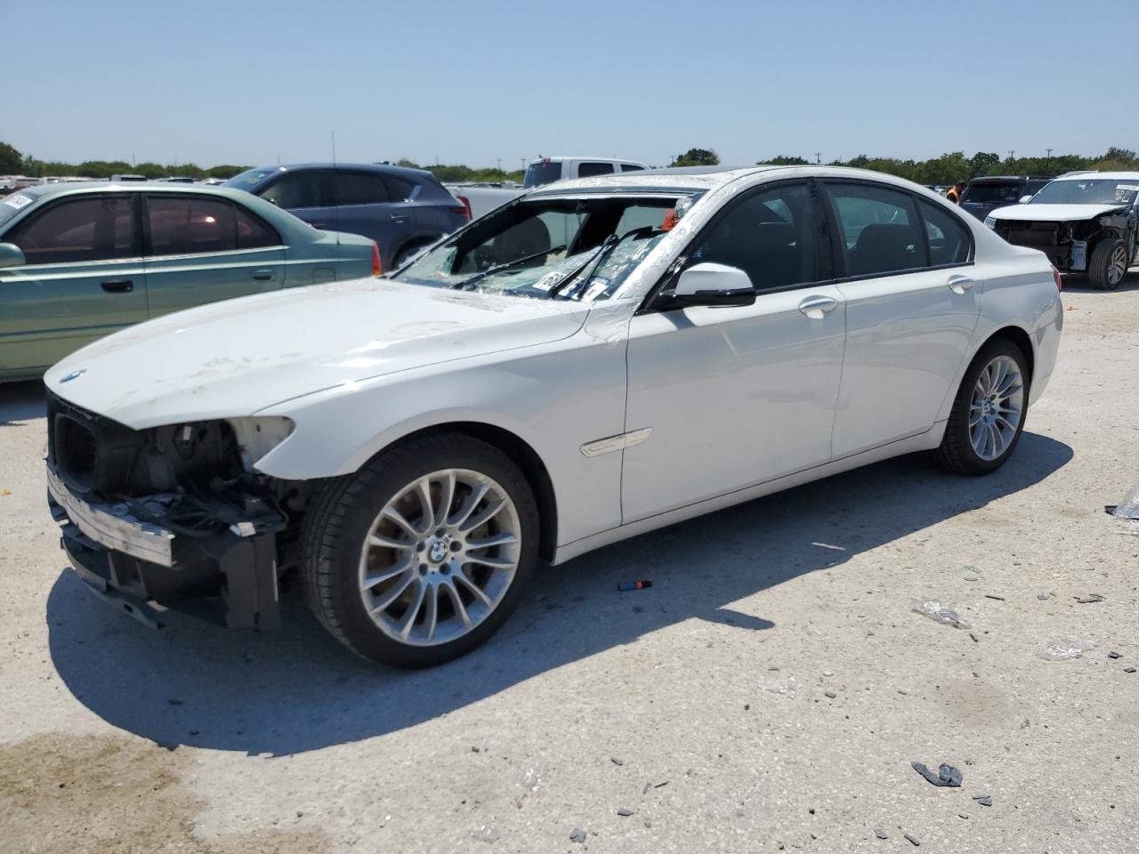 BMW 750 XI 2013