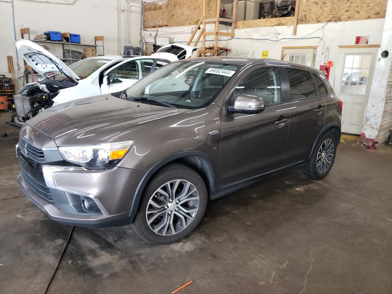 MITSUBISHI Outlander 2016