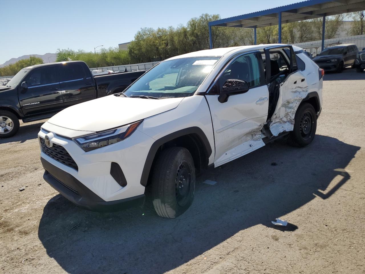 TOYOTA RAV4 LE 2024
