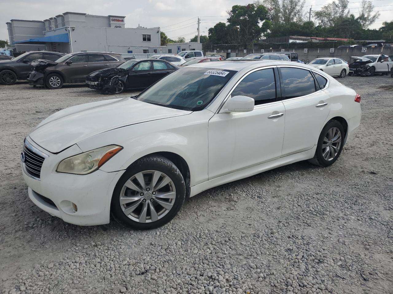 INFINITI M37 2013