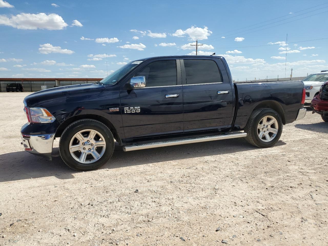 RAM 1500 SLT 2017