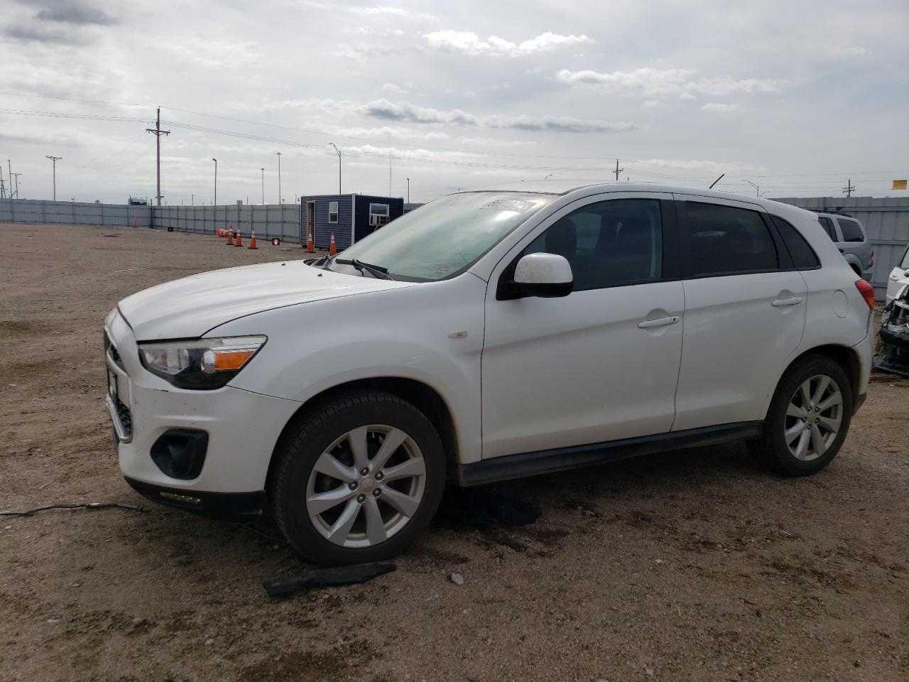 MITSUBISHI OUTLANDER 2014