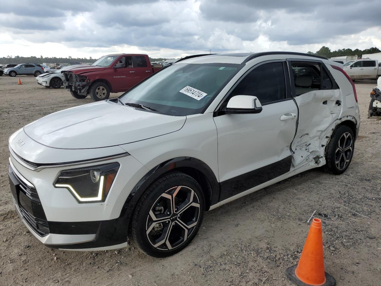 KIA NIRO EX 2023