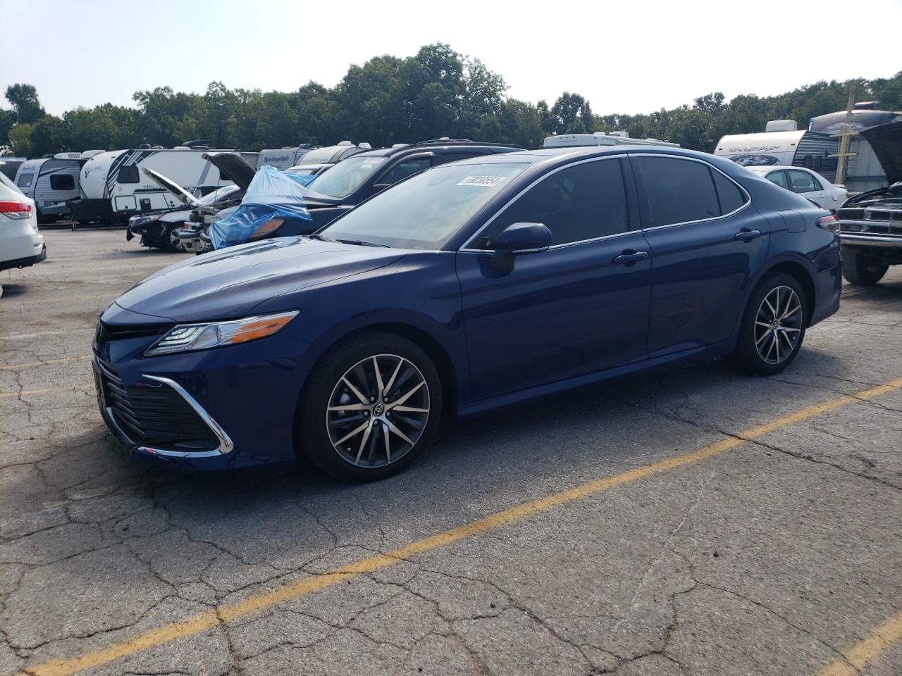 TOYOTA CAMRY XLE 2024