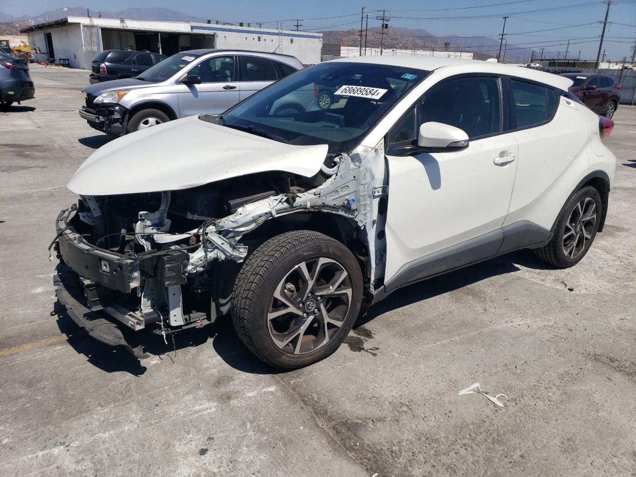 TOYOTA C-HR XLE 2019