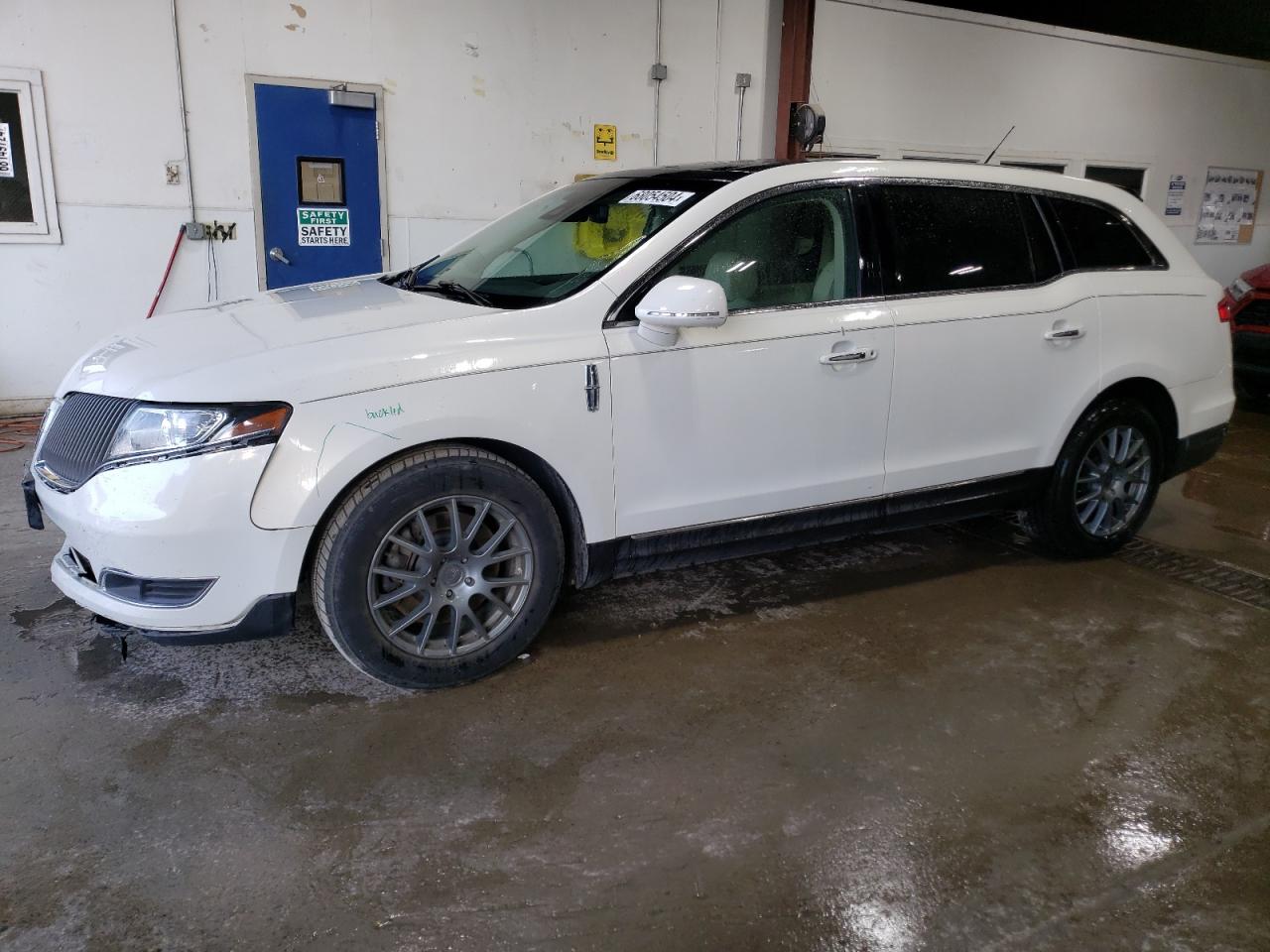 LINCOLN MKT 2014