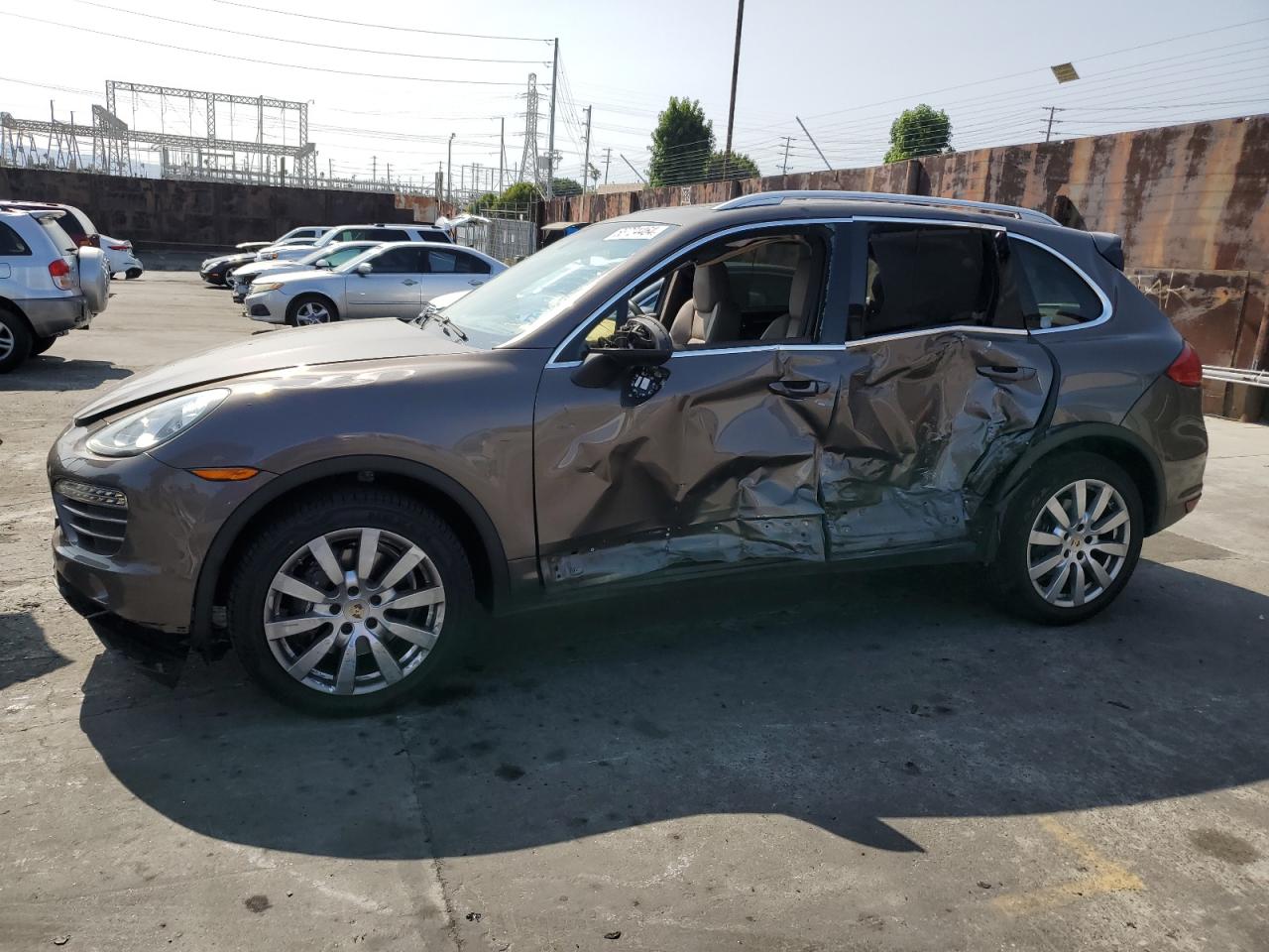 PORSCHE Cayenne 2012