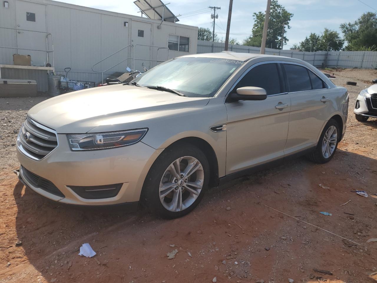 FORD TAURUS SEL 2018