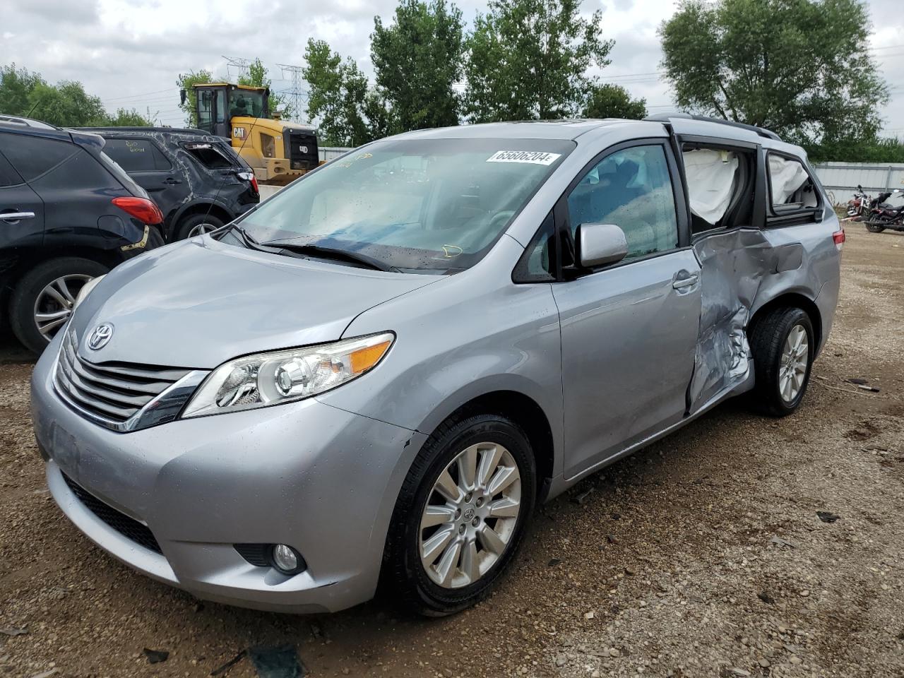 TOYOTA SIENNA XLE 2012