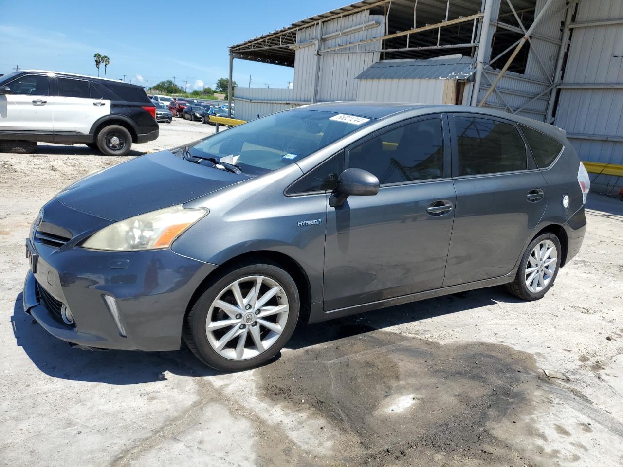 TOYOTA PRIUS V 2013
