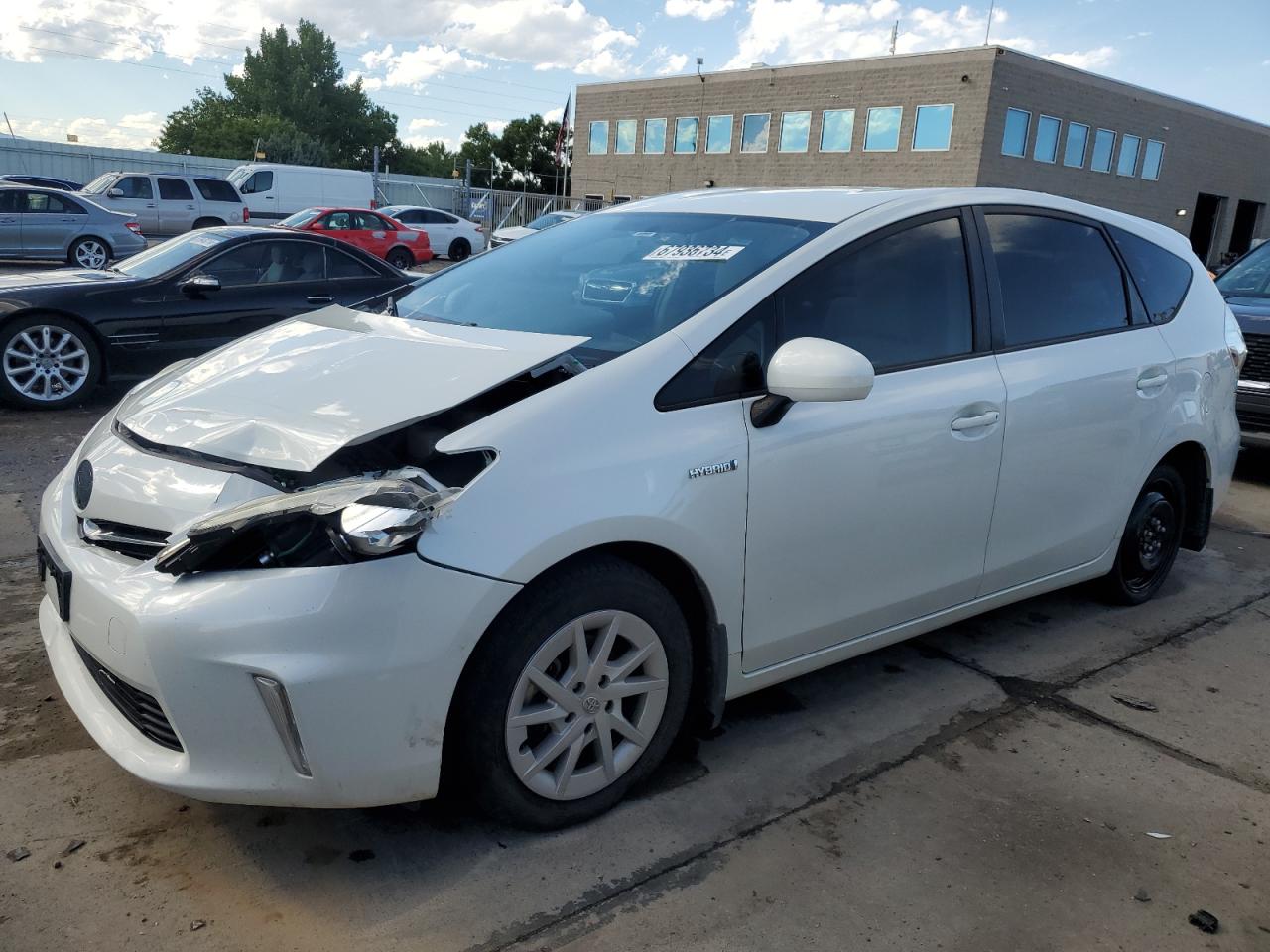 TOYOTA Prius V 2012