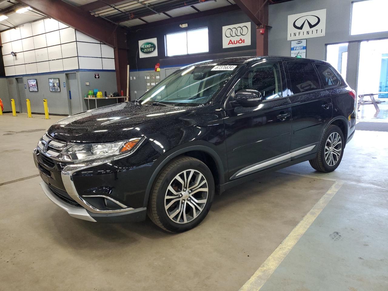 MITSUBISHI OUTLANDER 2016