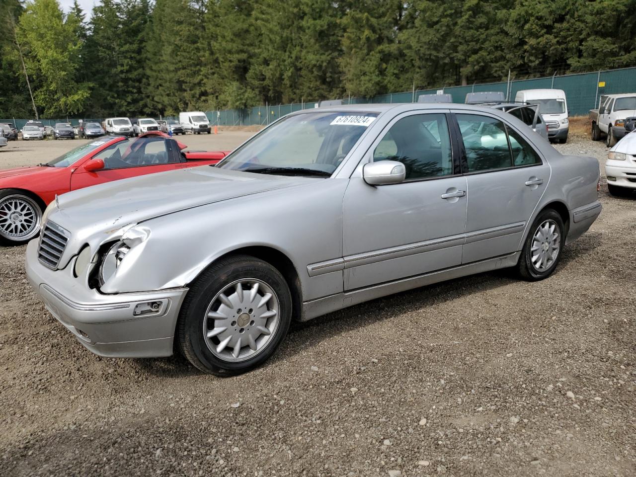 MERCEDES-BENZ E-CLASS 2001