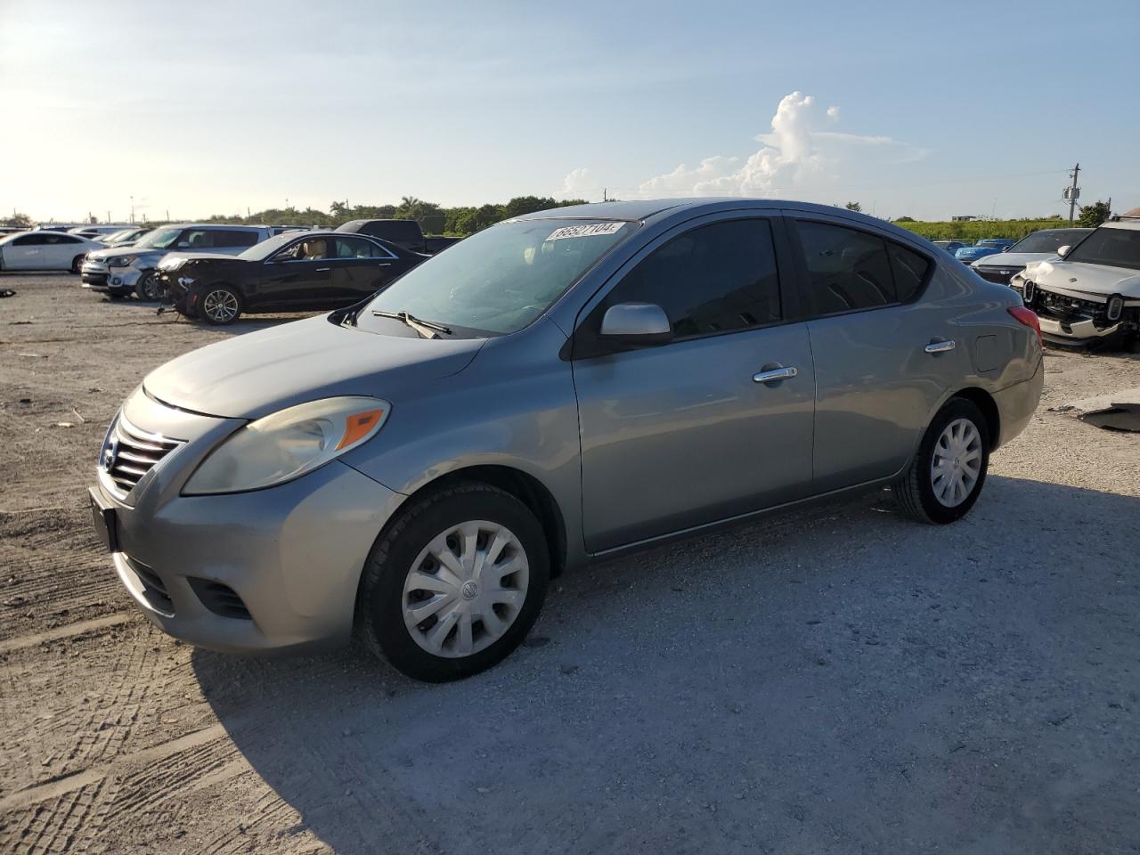 NISSAN VERSA S 2012