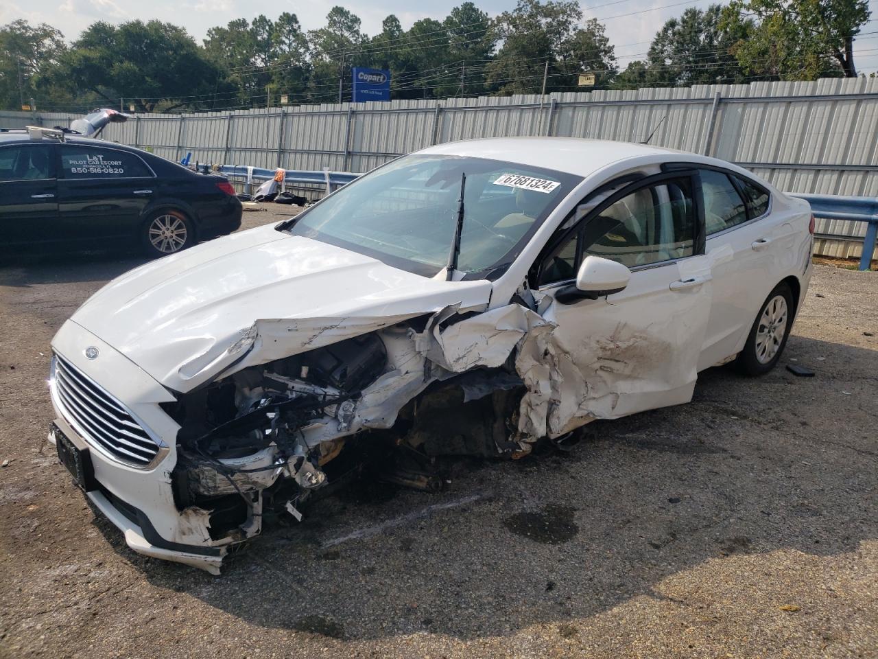 FORD FUSION S 2019