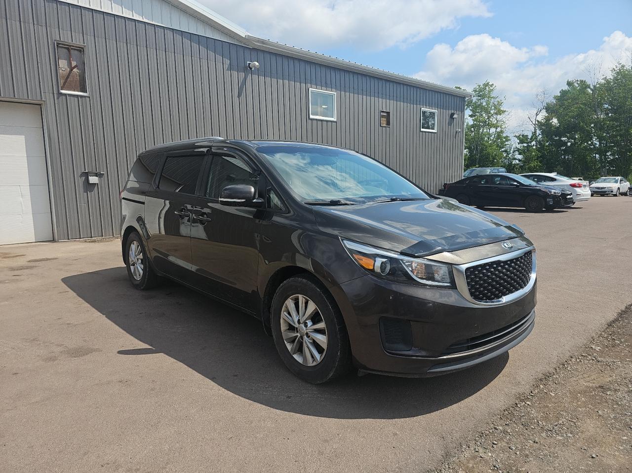 KIA SEDONA LX 2016