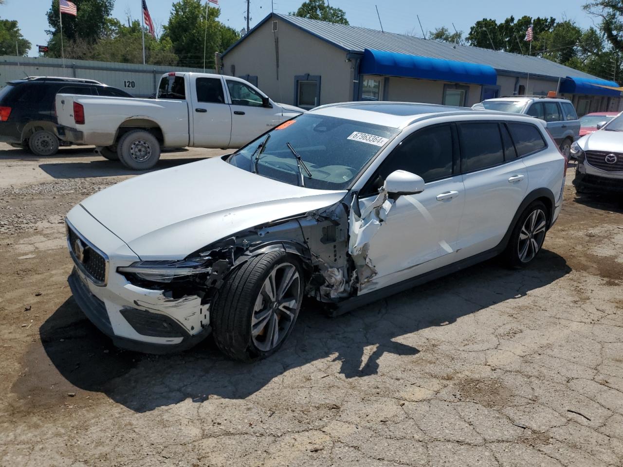 VOLVO V60 CROSS 2023
