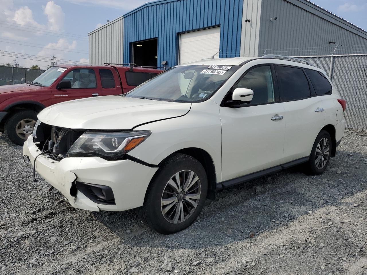 NISSAN PATHFINDER 2017