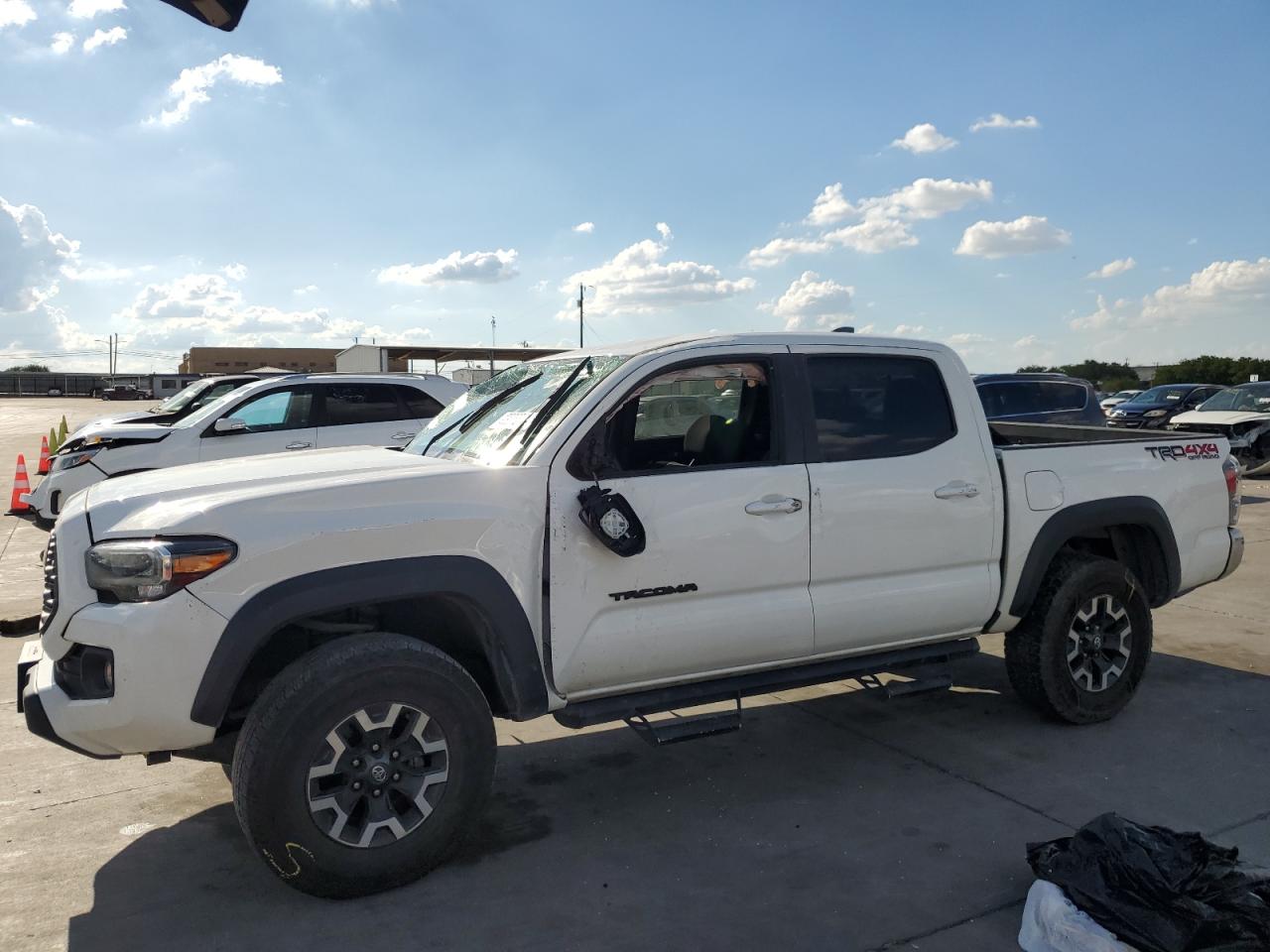 TOYOTA TACOMA DOU 2021